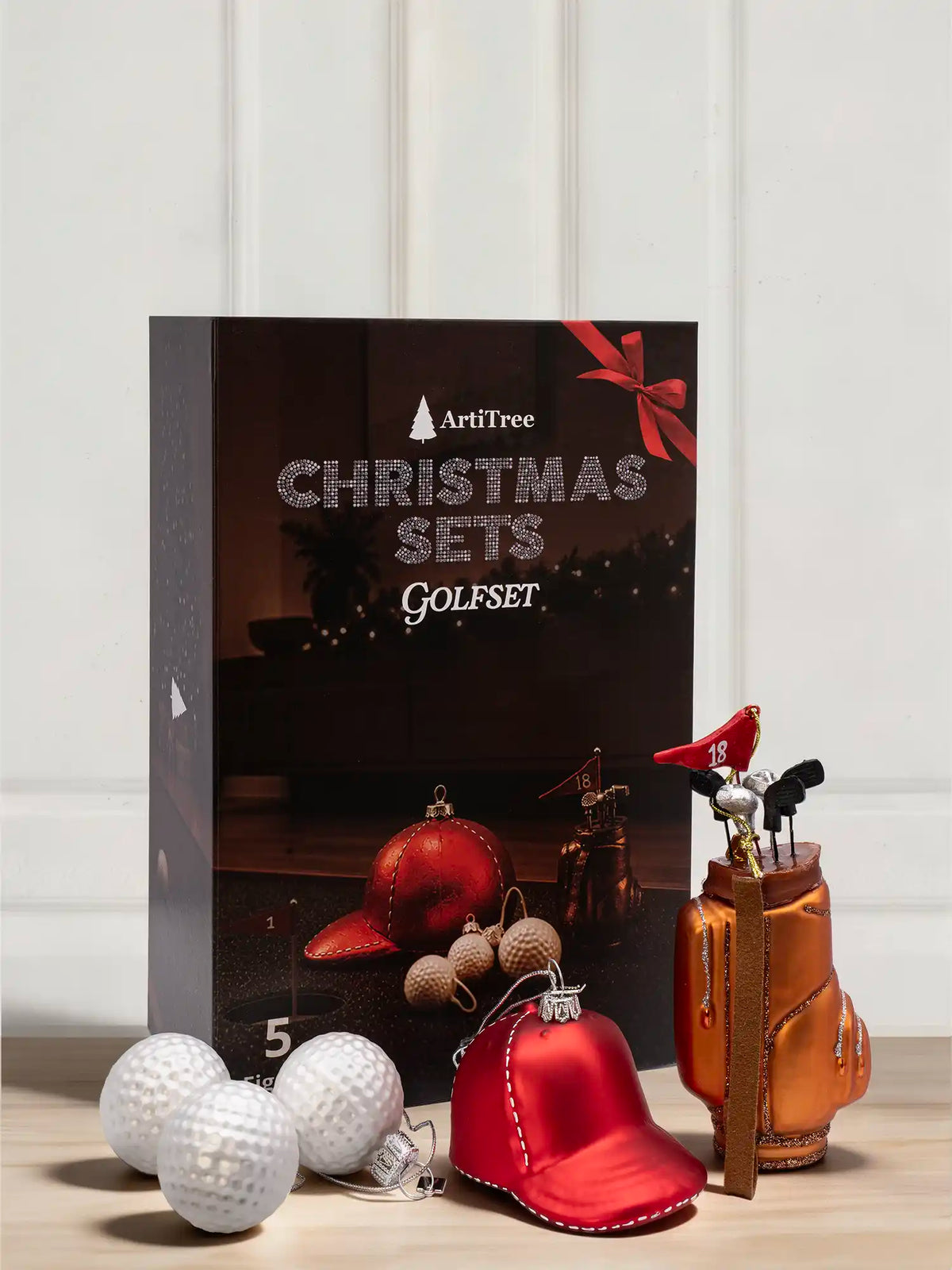 ArtiTree Glasfigurenset Golfset – Fünf Glasfiguren (Golfbag mit Schlägern, rote Golfkappe, drei Golfbälle) 