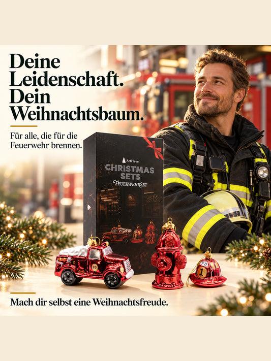 ArtiTree Glasfigurenset Feuerwehrset – Lifestyle-Aufnahme mit Person und Tagline „Für alle, die die Feuerwehr lieben", Box und alle drei Glasfiguren, goldene Weihnachtslichter im Hintergrund