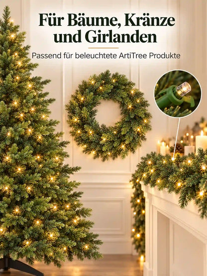 Beleuchteter Weihnachtsbaum, Kranz und Girlande mit warmweißen LEDs in weihnachtlich dekoriertem Raum, mit Detailkreis einer grünen LED-Fassung.