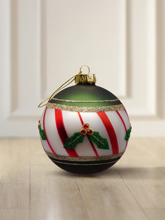 ArtiTree glazen kerstbal 6 cm in wit met rode strepen, hulsttakjes en goudglitterlint