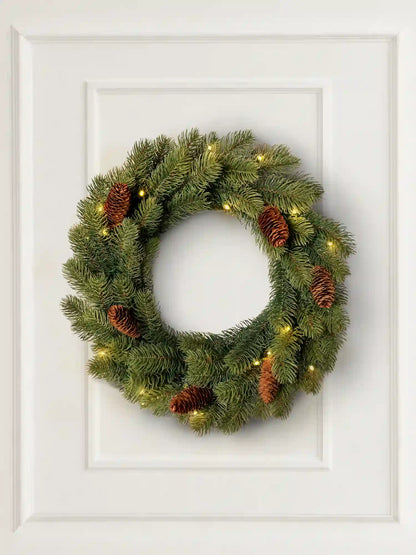Ghirlanda natalizia artificiale da 40 cm con pigne e luci LED di ArtiTree