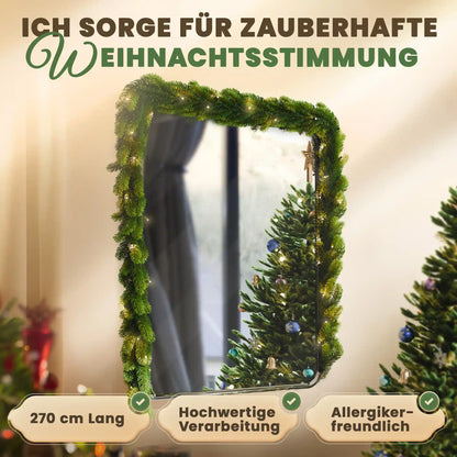 ArtiTree Weihnachtsgirlande hängt um einen Spiegel